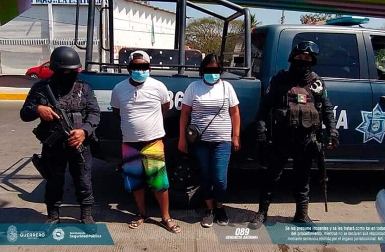 Captura la Policía Estatal a una pareja con una pistola en Acapulco.