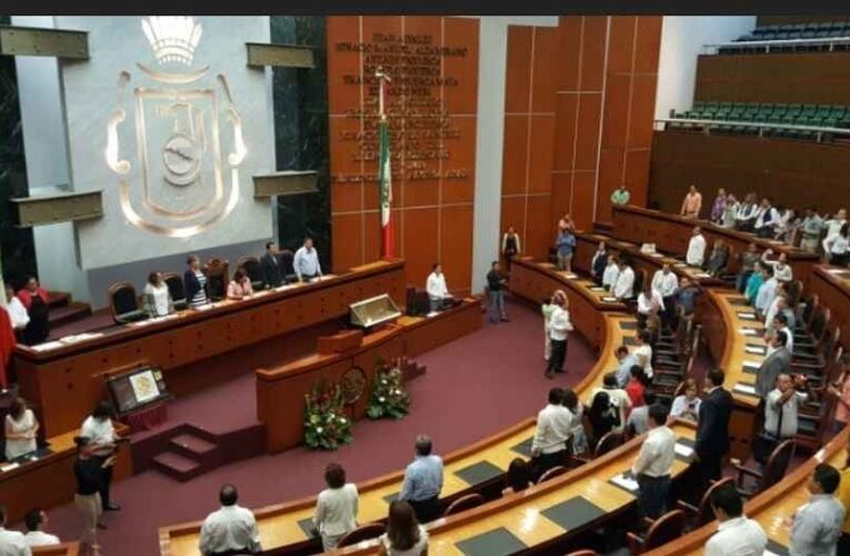 Propone diputado iniciativa, para garantizar la protección de los adultos mayores en sus bienes.