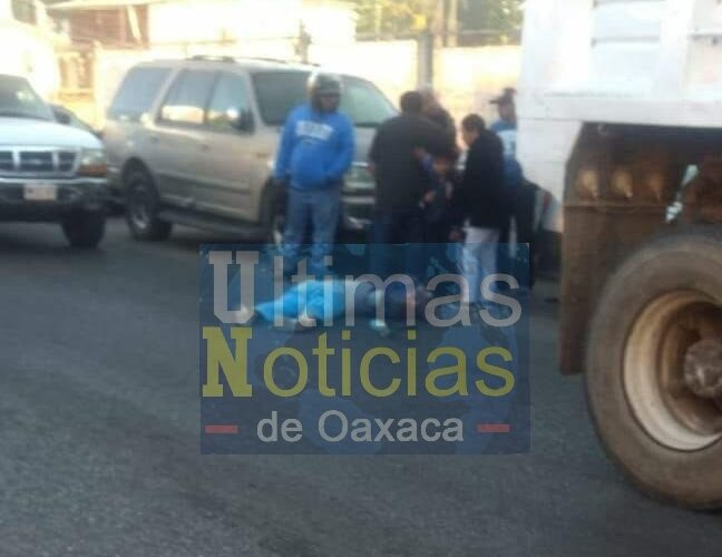Atropellan y matan a una mujer en Oaxaca.