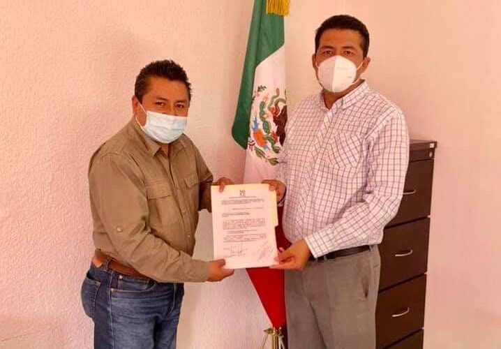 Gilberto Solano Arreaga, solicita su participación en la contienda electoral para la alcaldía de Tlapa.