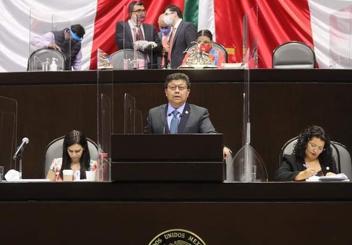 Se repartieron las pluris en Guerrero, denuncia diputado morenista Rubén Cayetano.