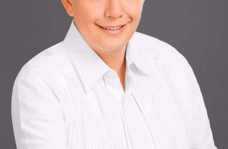 CAYÓ TOÑO GASPEOR; GANA LA ENCUESTA ALEJANDRO ARCOS.