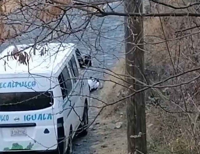 Asesinan a choque de urvan en Taxco.