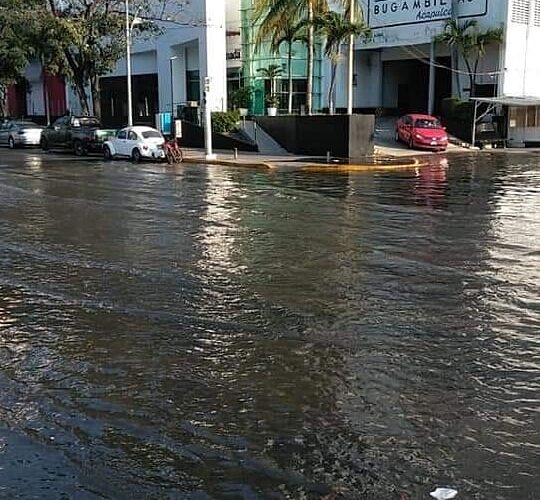 Mar de fondo afecta a Acapulco.