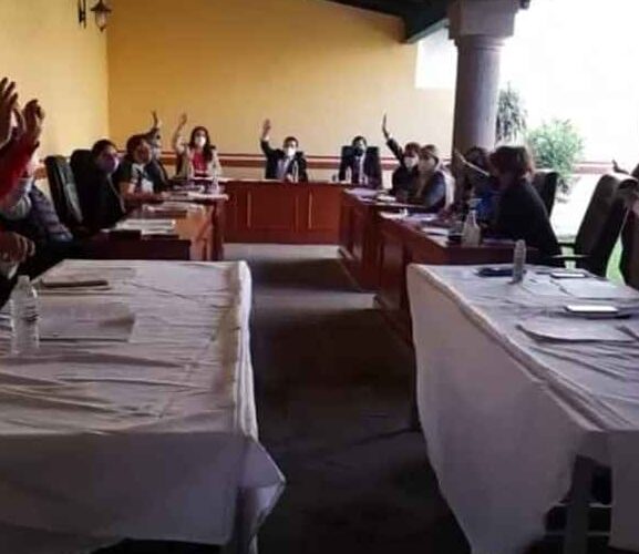 Omisión, falta de transparencia y pasivos por 45 mdp, del Ayuntamiento de San Pedro Cholula; acusan regidoras a Luis Alberto Arriaga.