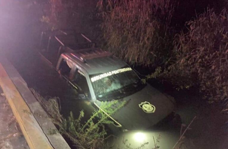 3 muertos y 2 heridos durante una emboscada contra directivos del cereso en Lázaro cárdenas.
