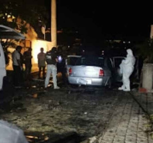 Mueren ahogados pareja en Ixtapa Zihuatanejo, al caer del muelle con su vehículo.