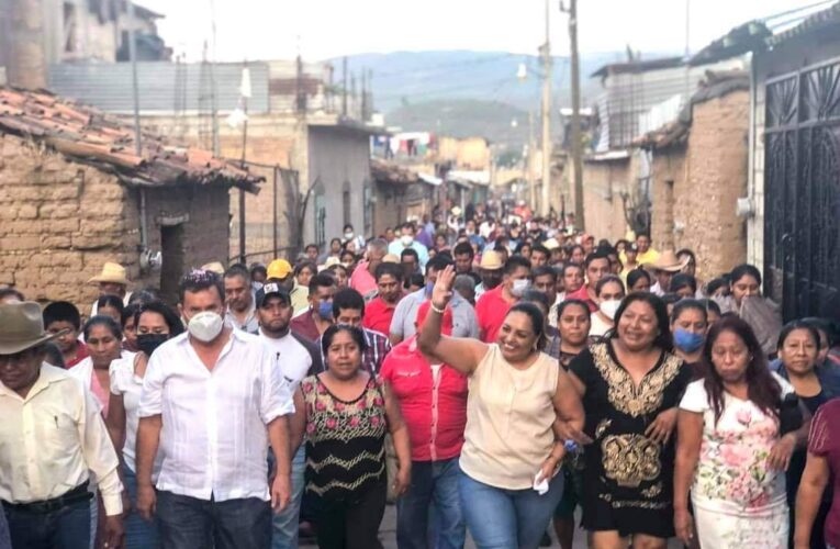 Se movilizan en Zumpango en defensa del voto