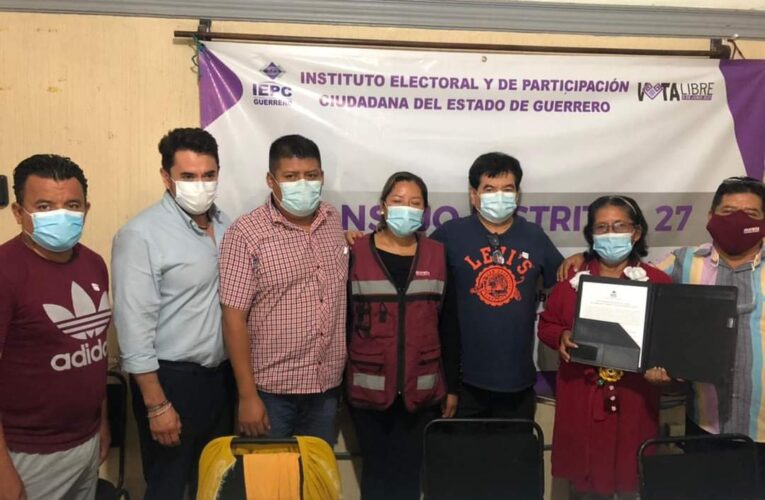 Recibió su constancia de Mayoría como Diputada Electa del Distrito 27; María Flores Maldonado.