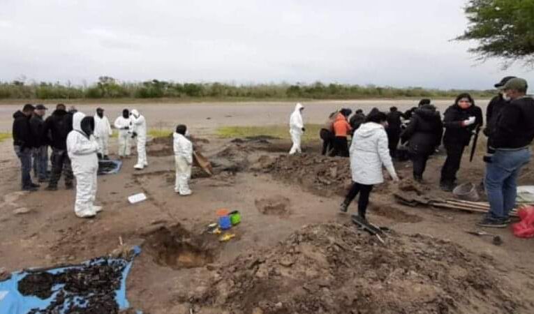 Familiares de desaparecidos piden tregua al Cártel del Golfo en Tamaulipas; para exhumar cuerpos.
