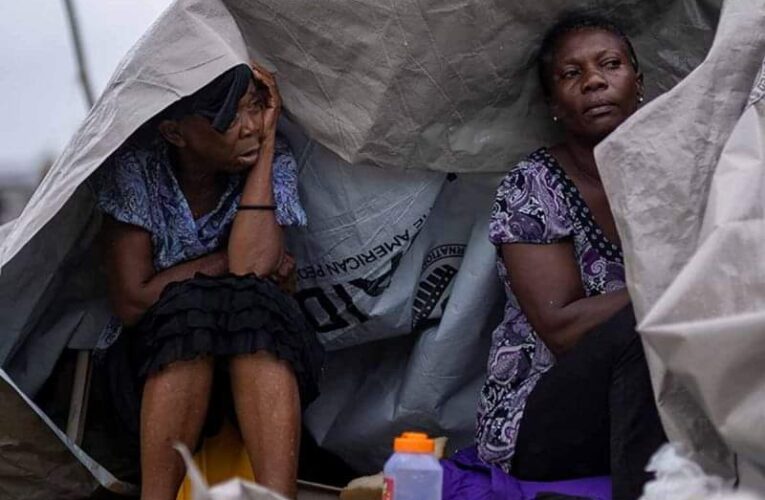 Sube el número de muertos por terremoto en Haití; 1,941.