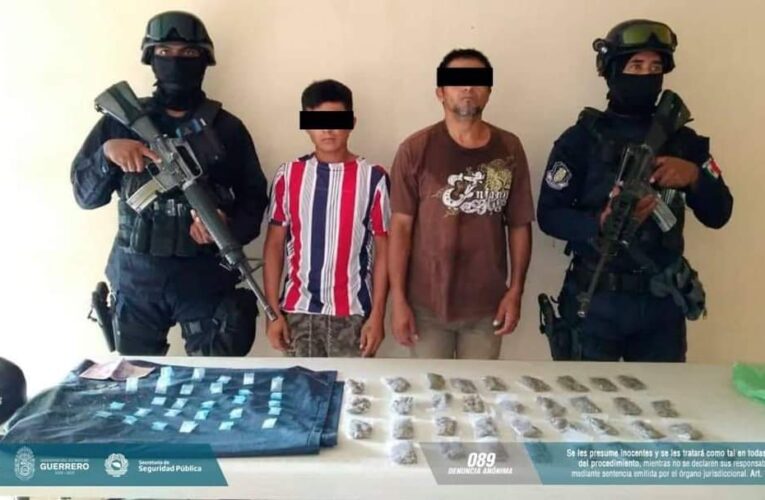 Detiene la Policía Estatal a dos personas en el municipio de Acapulco con drogas.