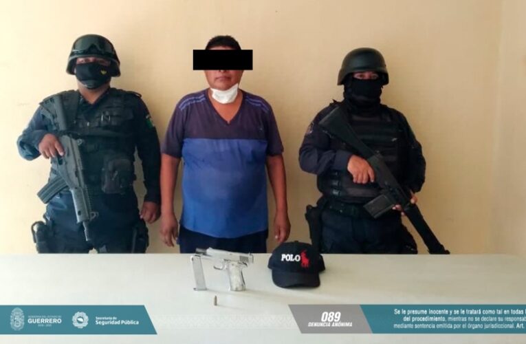 Detiene la Policía Estatal a sujeto con una pistola en Acapulco.