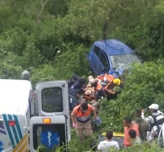 SE REGISTRA ACCIDENTE SOBRE LA CARRETERA LIBRE ACAPULCO – CHILPANCINGO 2 HERIDOS.