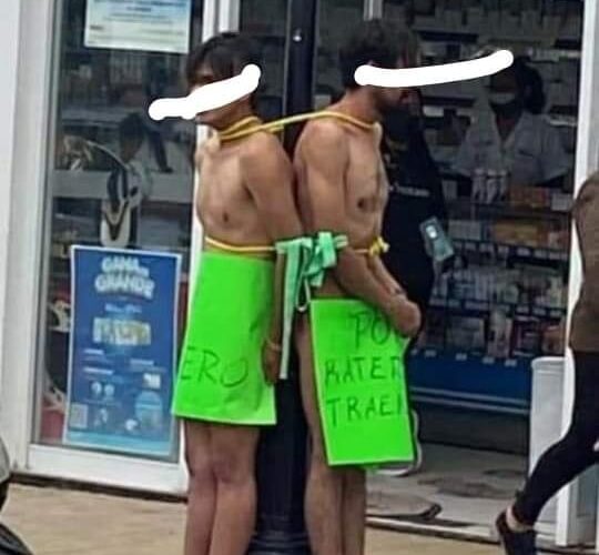 COMERCIANTES DETIENEN A PRESUNTOS LADRONES Y LOS DESNUDARON.