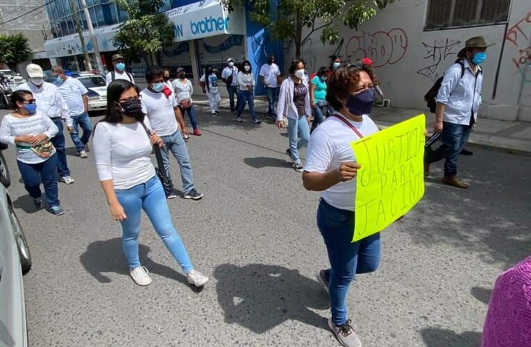 Protestan maestros indígenas, en Chilpancingo.