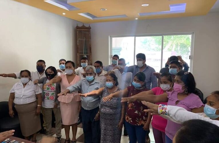 TOMA PROTESTA A DIRECTORES DEL AYUNTAMIENTO DE XALPATLAHUÁC; LA ALCALDESA SELENE SOTELO MALDONADO.