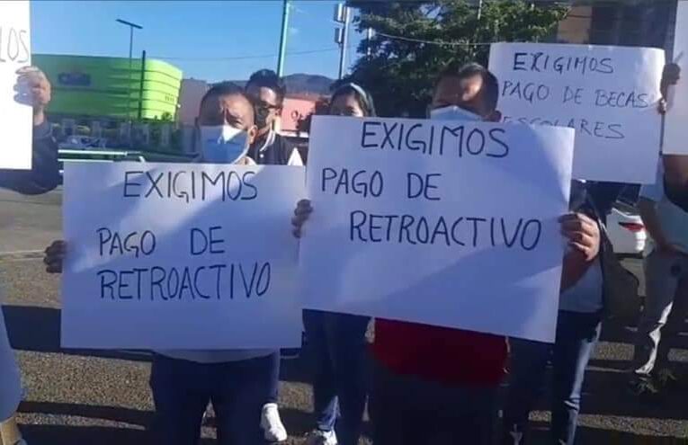 SE GENERALIZARON LAS PROTESTAS EN CHILPANCINGO: TOMA DE EDIFICIOS, PAROS LABORALES Y MARCHAS EN EXIGENCIA DE PAGOS