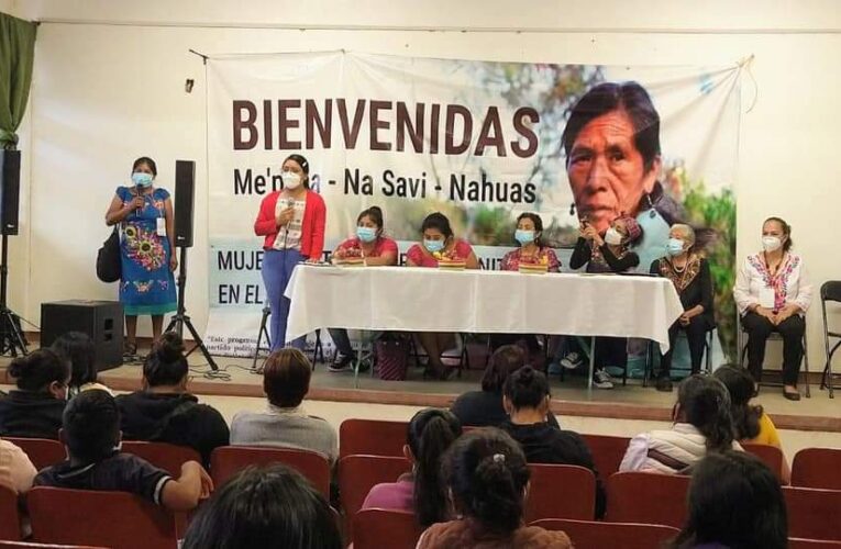 “Mujeres Autoridades Comunitarias en el Ejercicio de Nuestros Derechos”; participa en taller la presidenta del DIF de Olinalá.