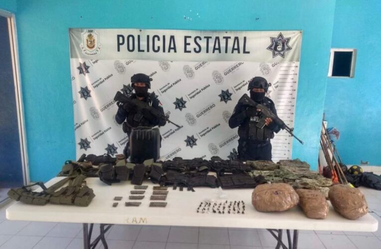 Asegura la Policía Estatal presunta droga, equipo táctico y cartuchos en el municipio de Coyuca de Catalán
