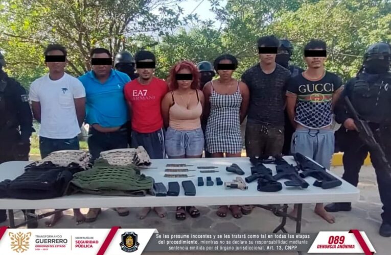 Detiene la Policía Estatal a 7 sujetos, con armas de alto poder y camioneta blindad en Copala.