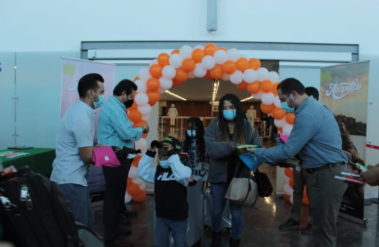 Más turistas canadienses arriban al puerto de Acapulco