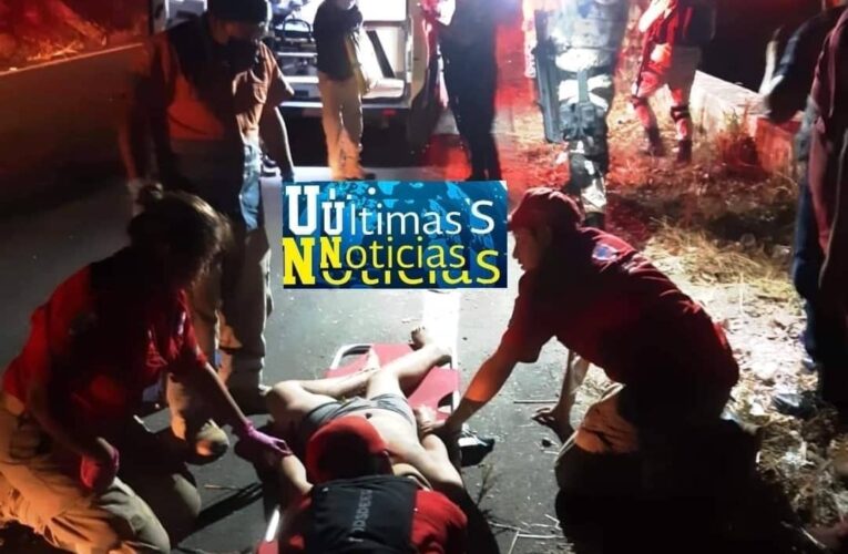 3 muertos en volcadura de vehículo sobre la carretera federal México Acapulco.