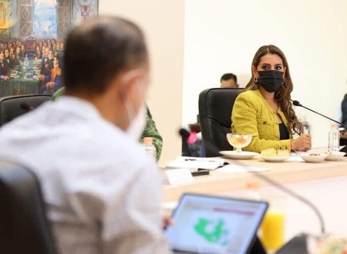 Gobernadora Evelyn Salgado atiende temas de seguridad en la Mesa de Coordinación para la Construcción de la Paz en Guerrero