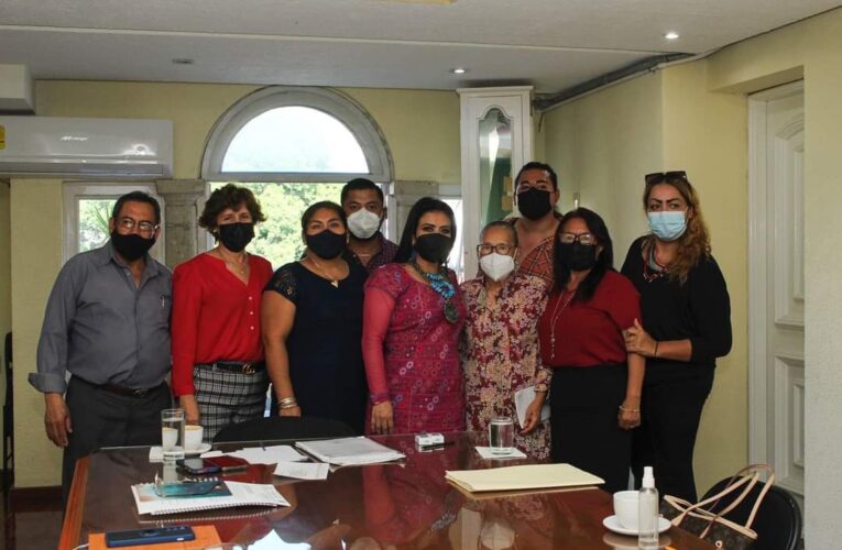 Representantes de sindicatos del H. Ayuntamiento se reúnen con la presidenta Norma Otilia Hernández