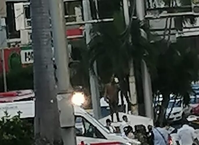 Rescatan a una persona secuestrada sobre La costera Miguel Alemán Acapulco.