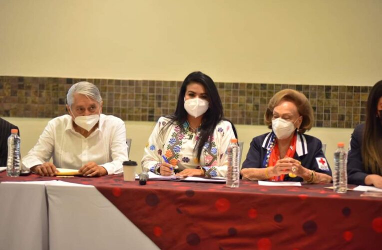 Reconoce presidenta Norma Otilia labor de la Cruz Roja