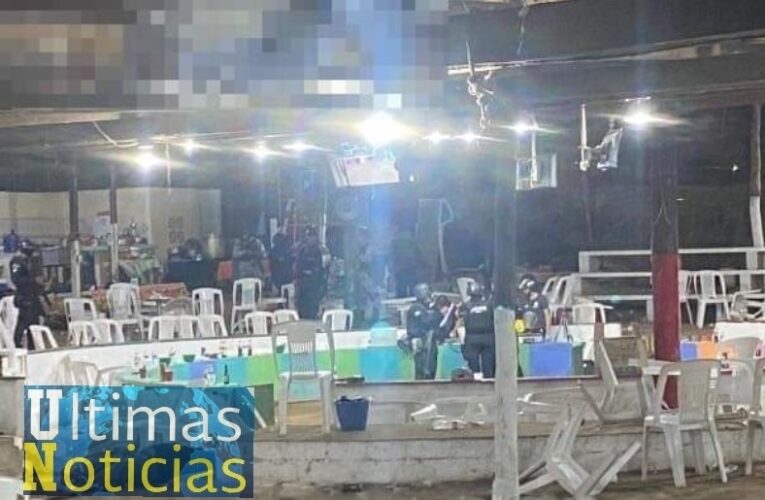 Comando armado de 30 tipos Irrumpe y dispara en palenque de gallos: 1 mu3rto y 4 heridos.