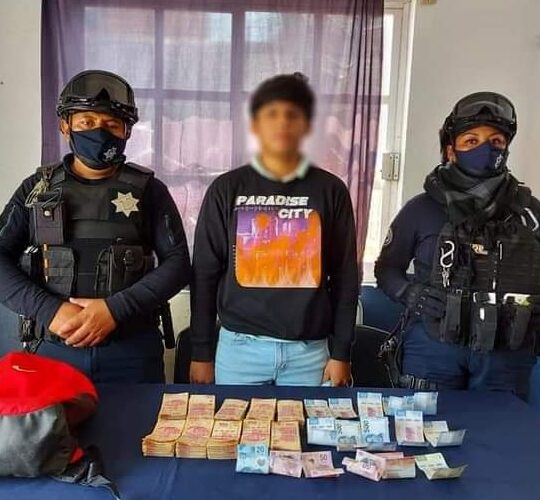 CAPTURAN A SUJETO CON MÁS DE 100 MIL PESOS, NO PUDO COMPROBAR LA PROCEDENCIA.