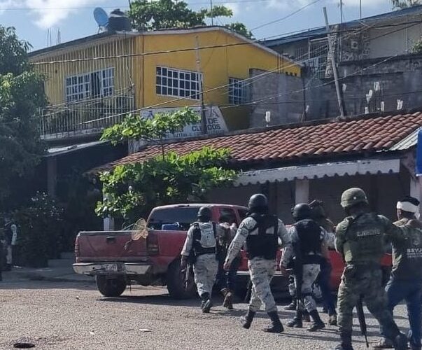 Se enfrentan sujetos armados en marquelia vs. militares, guardia nacional y policía; capturan a 7.