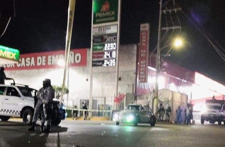 Localizan un taxista fallecido con torniquete en Acapulco.