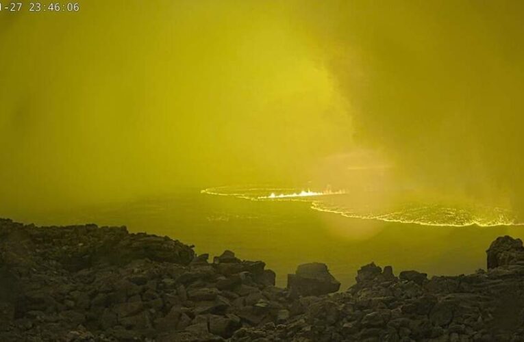 Entra en erupción el volcán más grande del mundo.!!