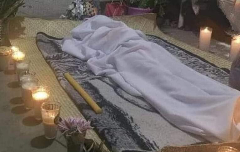 Mujer me’ phaa de Acatepec muere de cáncer, no pudo ser atendida; denuncia la directora del INPI, en Tlapa.