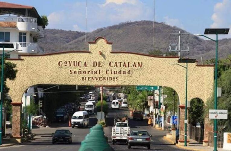 Grupo armado rescata a reo del reclusorio de Coyuca de Catalán