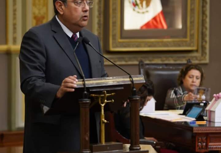 Puebla tiene nuevo gobernador, Sergio Salomón Céspedes Peregrina.