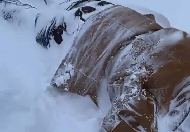 BUFFALO NEW YORK ESTA VIVIENDO UN APOCALIPSIS DE NIEVE UNA PERSONA MURIO CONGELADA