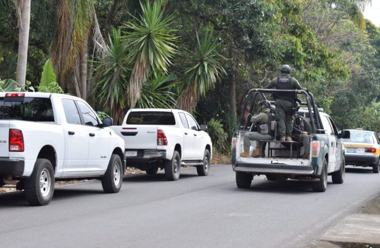 Comando armado ataca y levanta a policías estatales!!