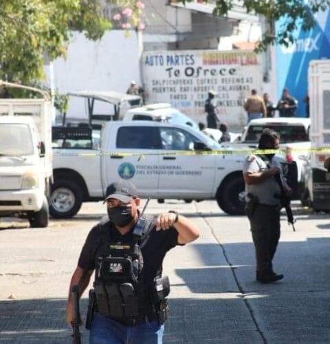 Dos presuntos delincuentes, abatidos por la policía después de un asalto en Acapulco.