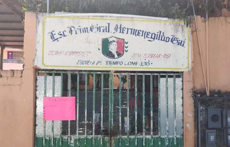 Intoxicación masiva de niños, por comer espagueti en una escuela.