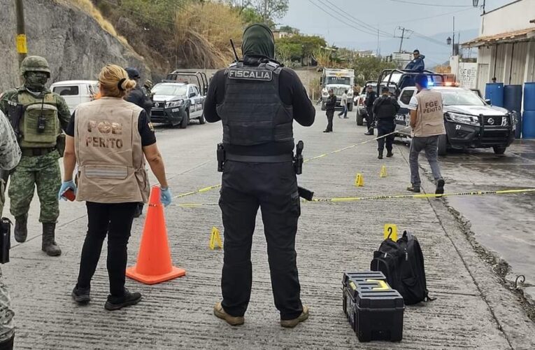 Ante la incapacidad del alcalde Mario Figueroa, Sujetos armados atacan vulcanizadora en Taxco; un herido. 
