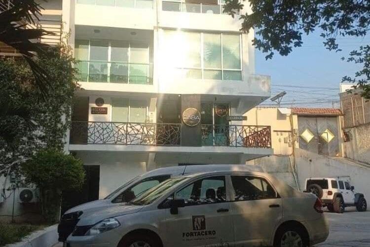 MUERE SOBRINO DE UN RECONOCIDO EMPRESARIO DE CHILPANCINGO, AL CAER DE UN TERCER PISO.