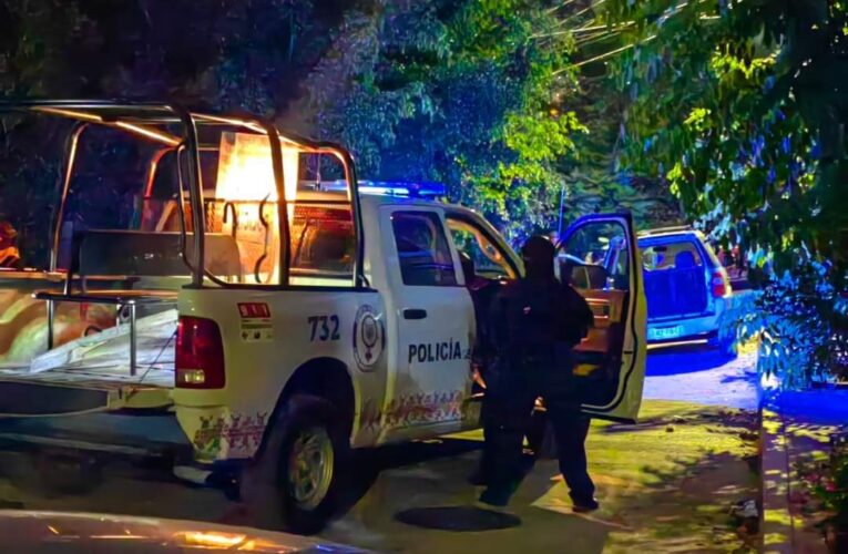 Levantan a 2 sujetos en colonia de Chilpancingo y dejan abandonada camioneta.