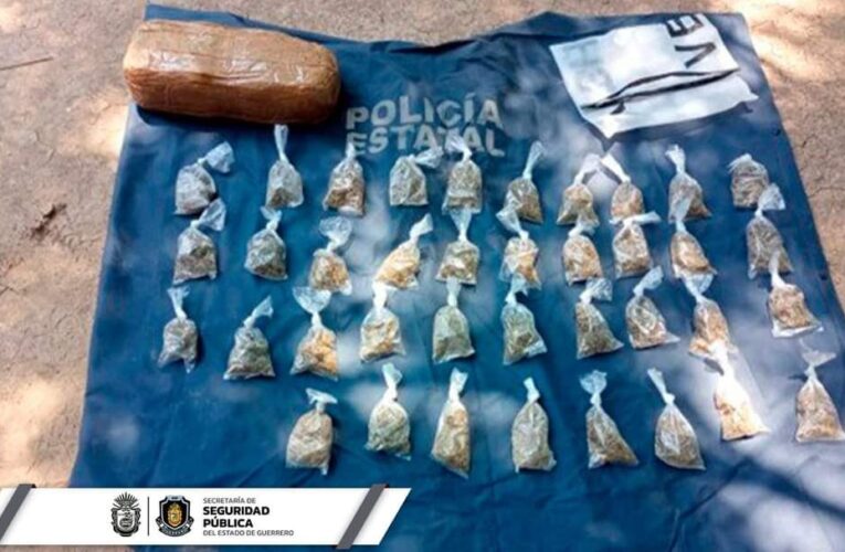 Se encuentra en la calle varios paquetes de marihuana la policía en Iguala y los detenidos??