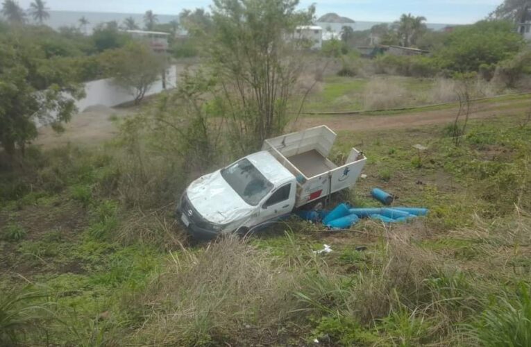 CAMIONETA DE GLOBAL GAS SE ACCIDENTA, CERCA DE LA PLAYA DE CAYAQUITOS