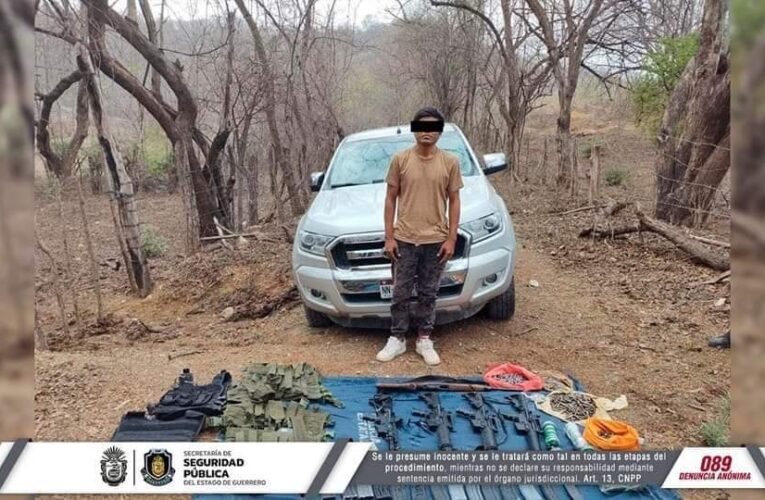 Capturan a sicario, con armas largas, cargadores, cartuchos, granadas y equipo táctico.