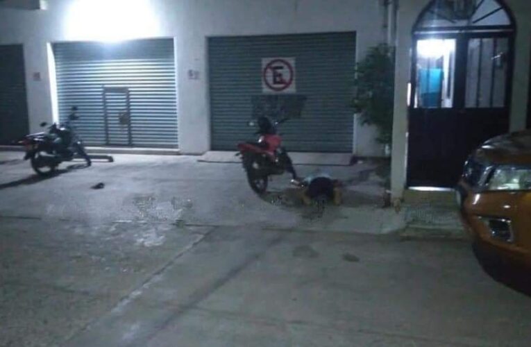 Asesinan a tiros a un hombre en Zihuatanejo!!